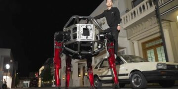 The Unitree GD01 Is a Giant Mecha Robot You Can Actually Buy