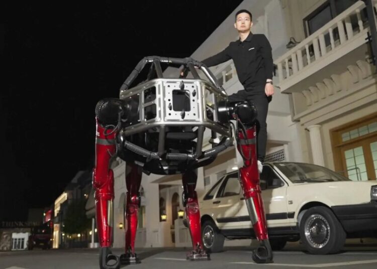 The Unitree GD01 Is a Giant Mecha Robot You Can Actually Buy