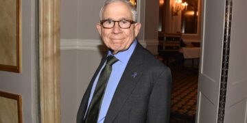 Donald E. Newhouse, Owner of Advance Publications and Condé Nast, Dies at 96