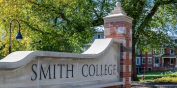 Education Dept. investigates women’s college for admitting trans students