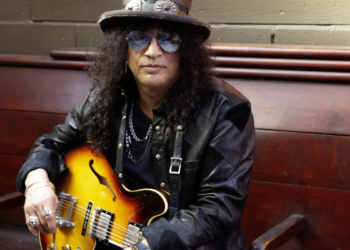 Slash Was Lucky to Survive This Airport Incident (And That His Manager Was There to Help)