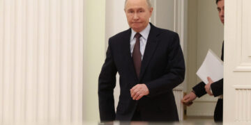 Pro-Kremlin lawyer’s turn against Putin reveals rift in Russian power circles