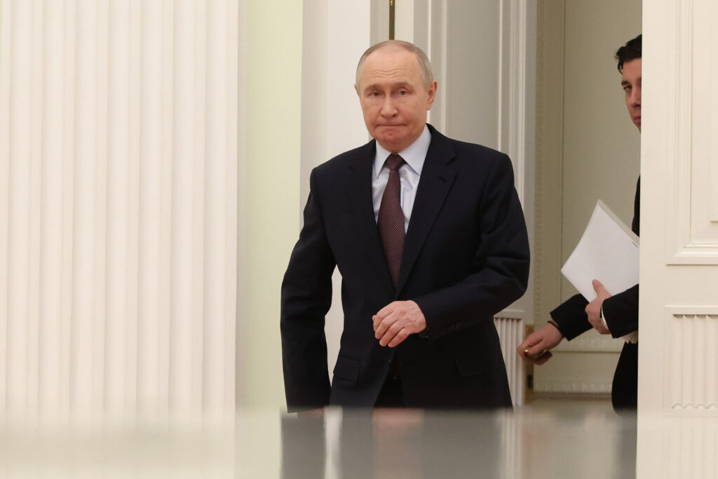 Pro-Kremlin lawyer’s turn against Putin reveals rift in Russian power circles