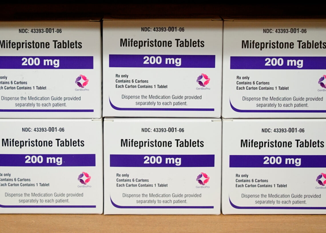 Supreme Court preserves access to mail distribution of widely used abortion pill