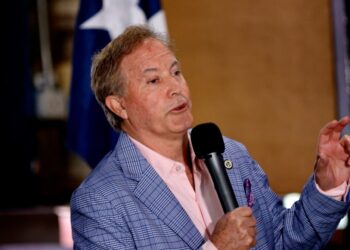 Ken Paxton vs. Netflix
