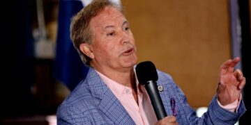 Ken Paxton vs. Netflix