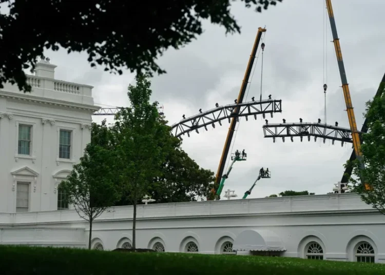 Trump’s ‘tacky’ White House makeover reaches new heights amid ‘bug infestation’: report