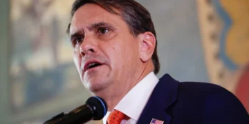 Todd Blanche’s fawning over Trump may land him in legal jeopardy: ex-prosecutor