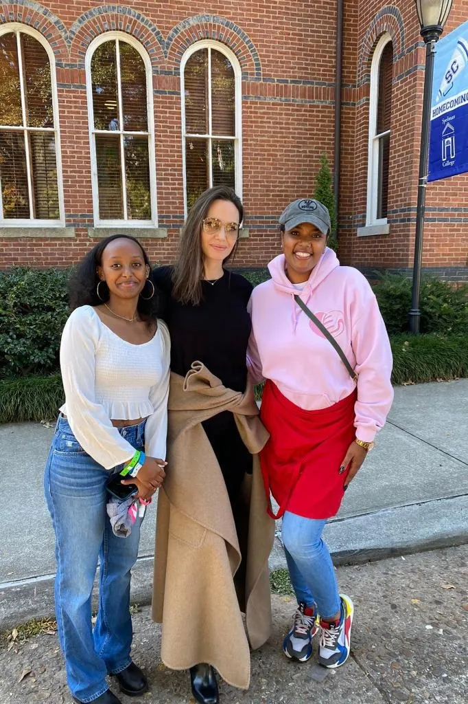 Angelina Jolie with daughter Zahara and another student at Spelman College.