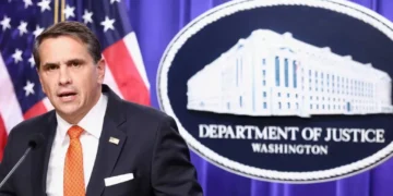 ‘Offering Trump a bribe’: Outrage as DOJ drops charges after billionaire’s cash promise