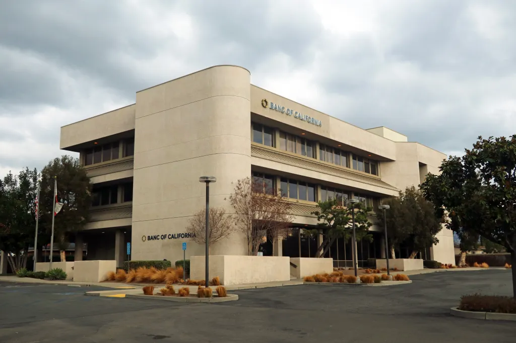 The Banc of California building seen from the sidewalk along Grand Avenue in Glendora, California.