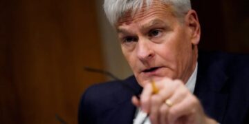 ‘Red alert’: Senate Republican declares five-alarm fire over GOP gov’s election meddling