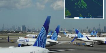 United Airlines flight makes emergency landing after unhinged passenger storms cockpit