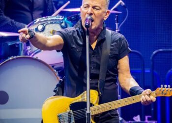 Bruce Springsteen plans ‘goddamn ruckus’ in Trump’s backyard right before election day