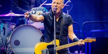 Bruce Springsteen plans ‘goddamn ruckus’ in Trump’s backyard right before election day