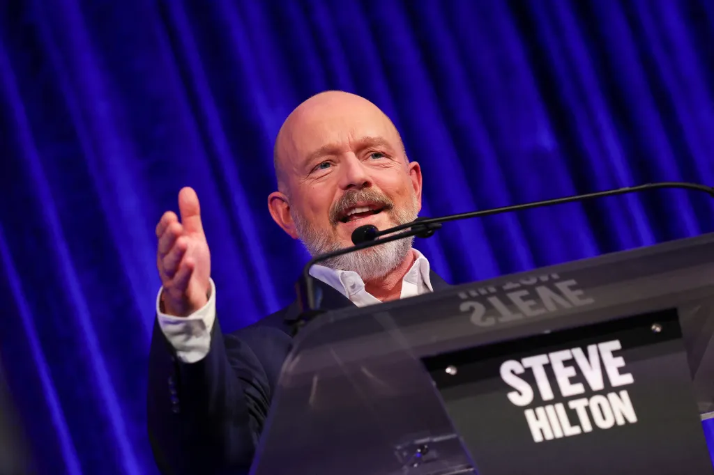 Candidate Steve Hilton speaking at a debate for California governor.
