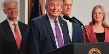 Speculation swirls over ‘graphic’ new image of Trump’s hand: ‘Downright nauseating’