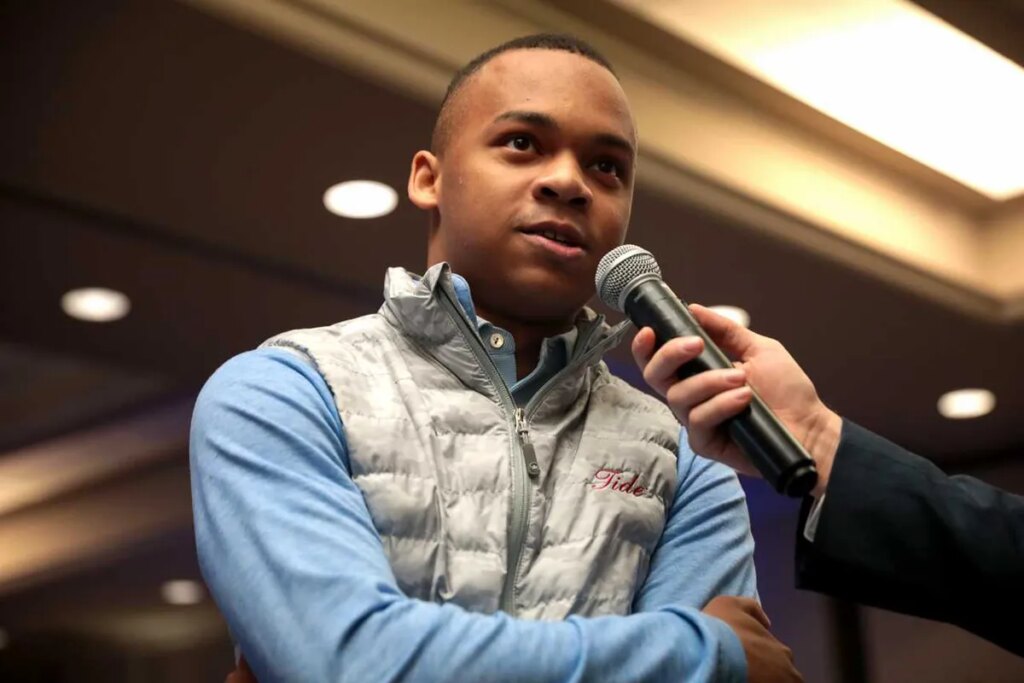 ‘Grifting opportunist’ MAGA influencer registers as foreign agent
