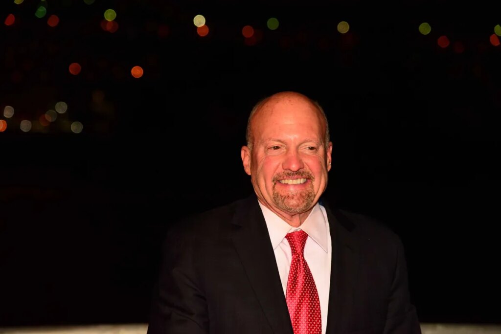 CNBC’s Jim Cramer struggles to explain Trump’s suspicious stock trade