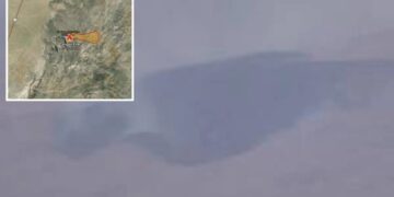 Canyon fire explodes to 2,000 acres as it burns out of control in Kern County