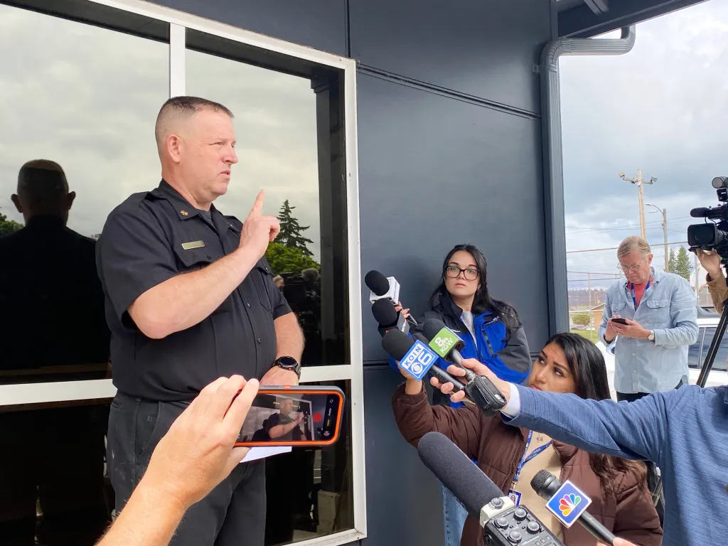 Longview, WA, Fire & Rescue Chief Scott Goldstein updates reporters. One person is dead and 9 are currently unaccounted for after the implosion.