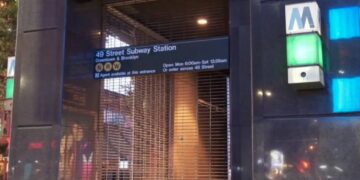 Stranger with face tattoo slashes straphanger during clash in NYC subway station: cops, sources