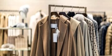 California shopper sues fashion retailer for too many early promo texts – now she wants every American to join her class action