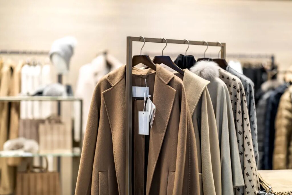 California shopper sues fashion retailer for too many early promo texts – now she wants every American to join her class action