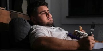 Dear Abby: I want my son to be healthy, but he binge eats to cope with depression