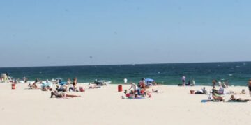 Unique phenomenon causing Jersey Shore beaches to resemble tropical waters