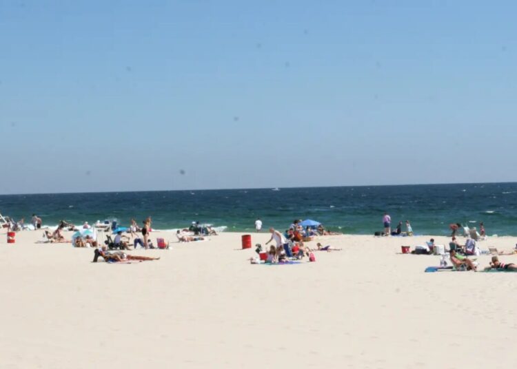 Unique phenomenon causing Jersey Shore beaches to resemble tropical waters