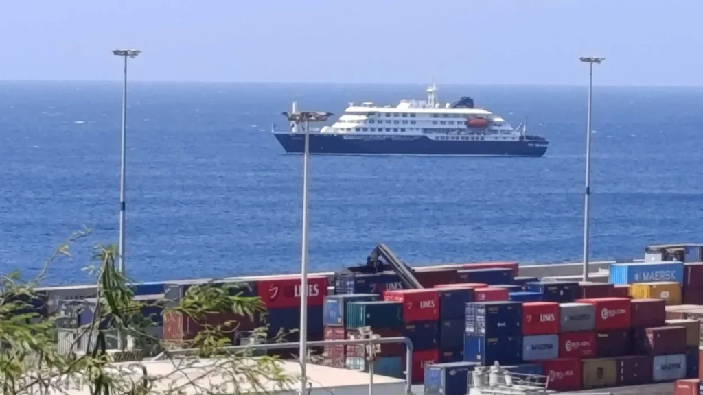 New details emerge in plan for Americans exposed to hantavirus on cruise