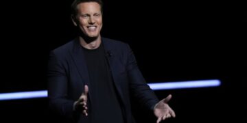 Paramount CEO David Ellison to Receive $150 Million in Cash and Stock Tied to Warner Bros. Merger Closing