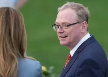 ​Internet mocks ‘shameless creature’ Trump official over ‘optimistic’ consumer claims