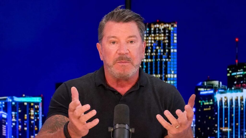 Trump voter turns on president during call to MAGA network: ‘I’m being lied to’