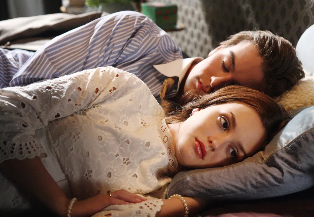 Leighton Meester and Chace Crawford in 