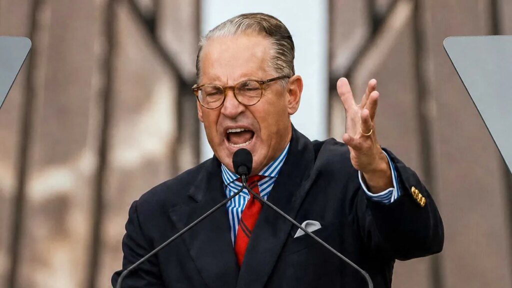 MAGA evangelical tells thousands Lord ‘raised up’ Trump for ballroom: ‘Gift from God’