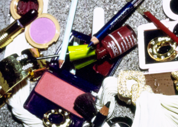 Europe Just Banned These 15 Chemicals From Cosmetics (the US Still Hasn’t)