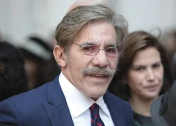 Rising Dem triggers second curse word-laden meltdown from right-wing icon