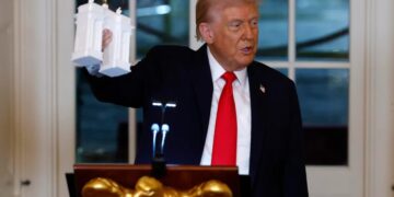 How Trump plans to build his arch