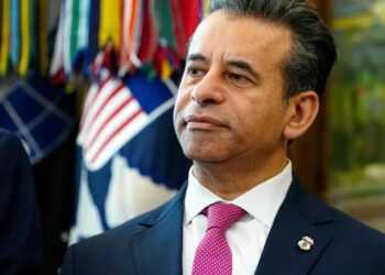 Flavored vapes doomed Trump’s FDA head