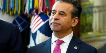 Flavored vapes doomed Trump’s FDA head