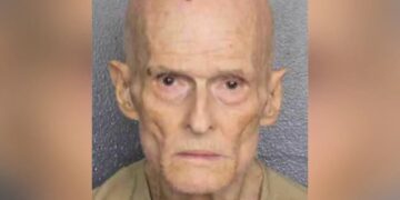 Elderly thong-wearing Florida man busted for exposing himself around apartment complex, claimed it was his ‘right to walk around naked’