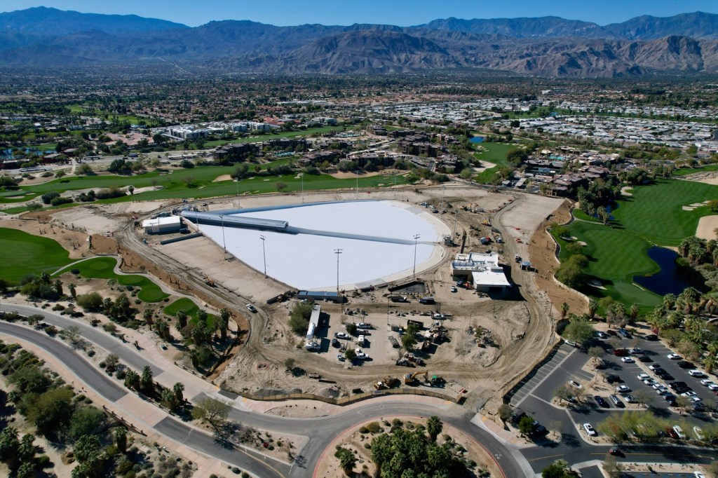 Aerial view of the DSRT Surf wave pool under construction.