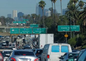 Former reality TV star mayoral candidate argues he is not like Trump