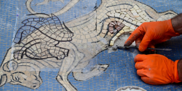 Milan Bull Is Getting New Testicles After Tourists Rubbed Them Completely Off