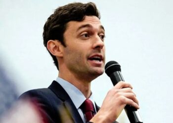 Republican governor candidate’s wife quietly donating to key Dem in battleground state