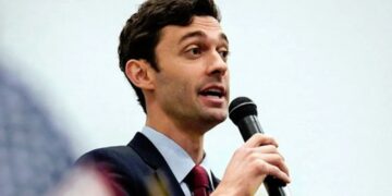 Republican governor candidate’s wife quietly donating to key Dem in battleground state