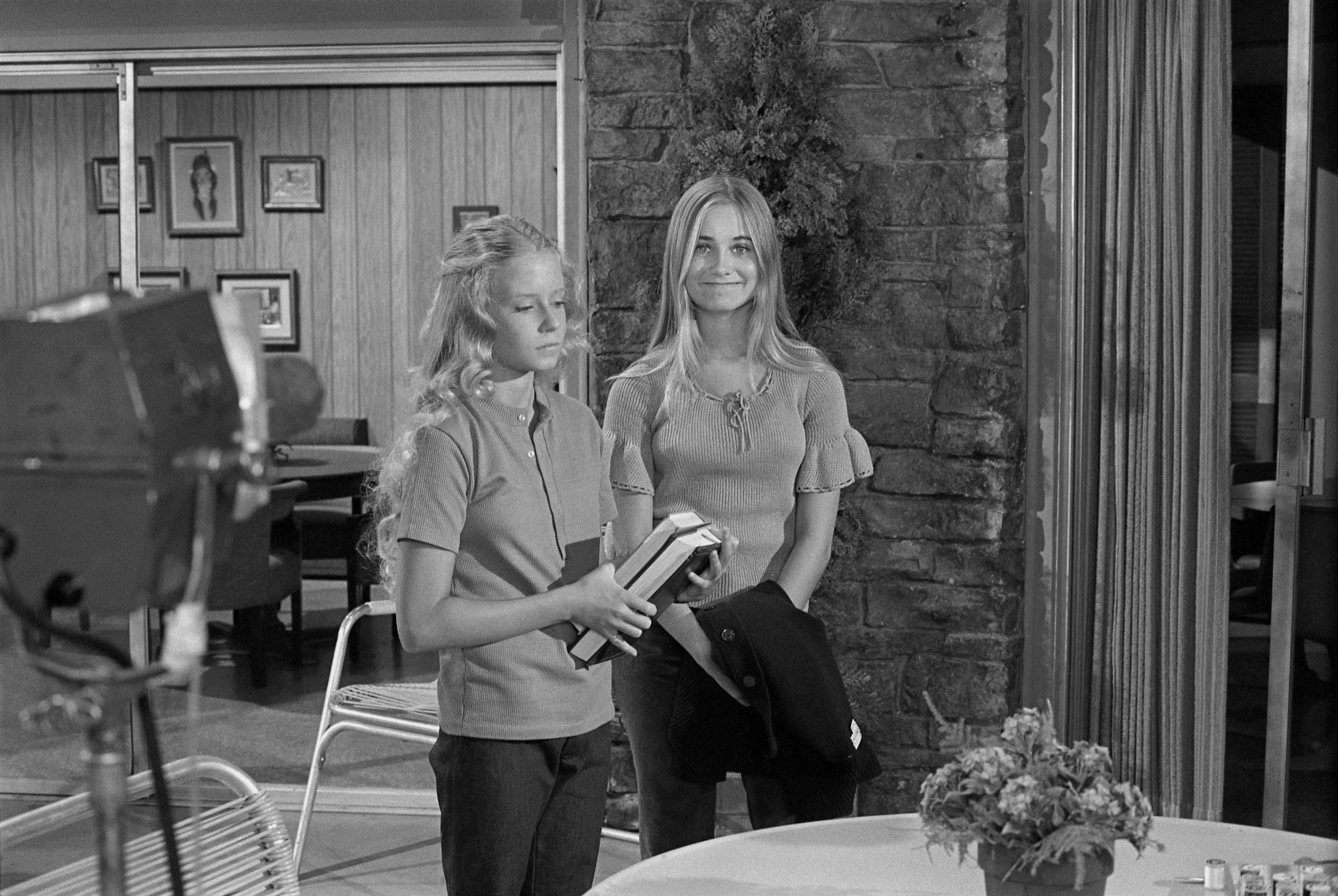 Eve Plumb and Maureen McCormick on the set of 'The Brady Bunch'.