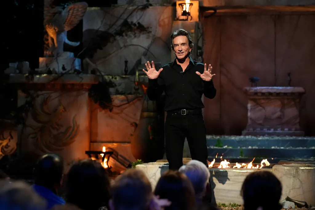 Jeff Probst hosting the Survivor 50 Live Finale.